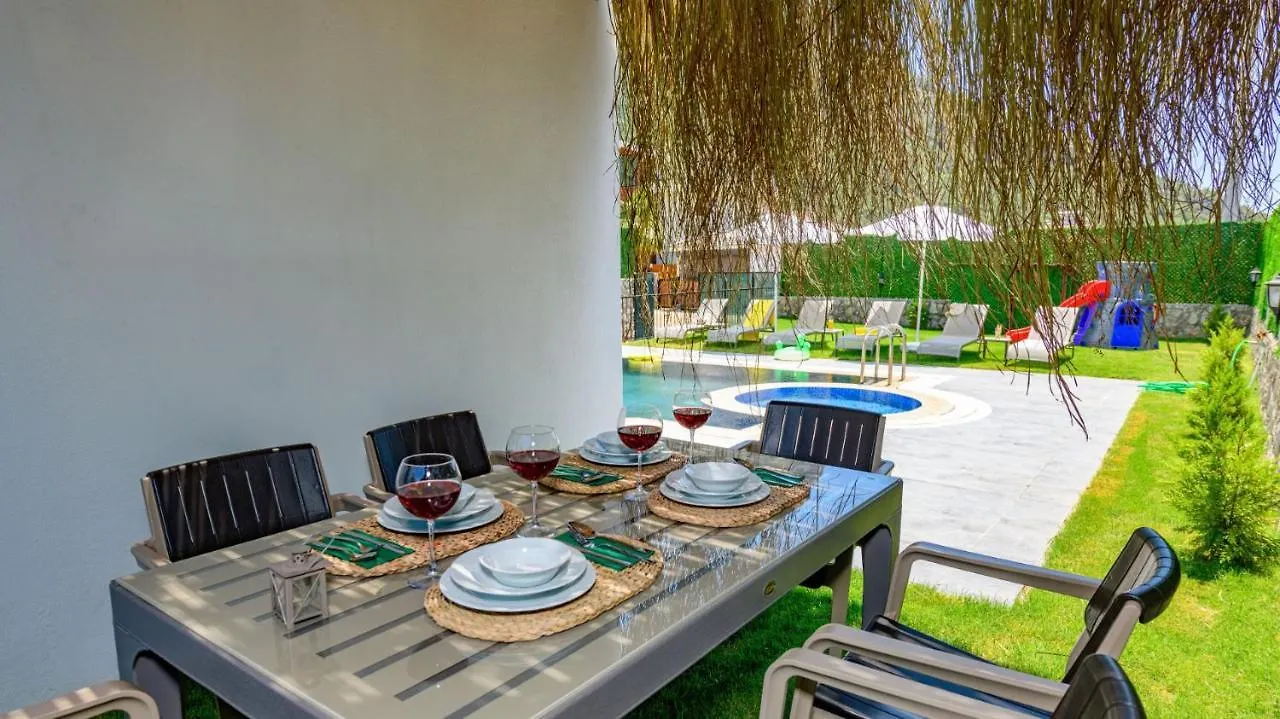 Atlantis - 4 Bedroom Holiday Villa In Hisaronu 厄吕代尼兹 土耳其
